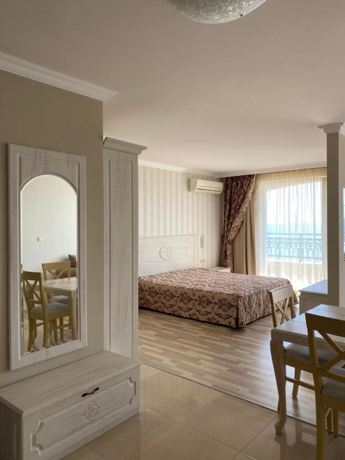 Private Super Apartments By Sea In Apart Hotel ! Pomorie Buitenkant foto