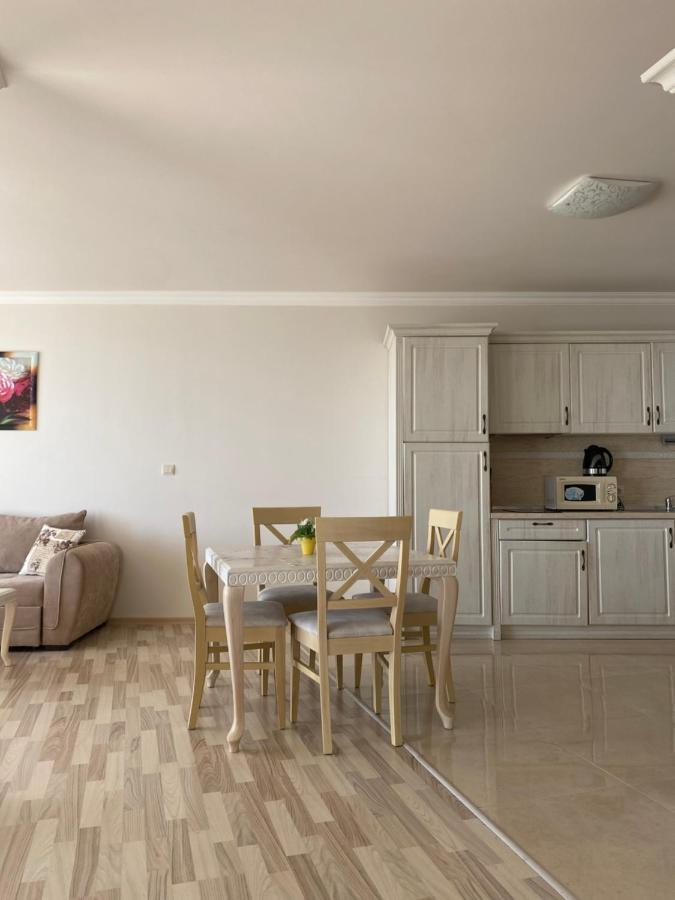Private Super Apartments By Sea In Apart Hotel ! Pomorie Buitenkant foto